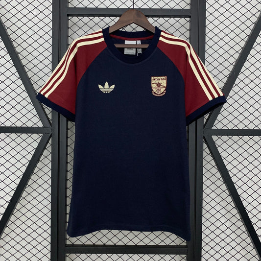 Arsenal Adicolor Classics Kit
